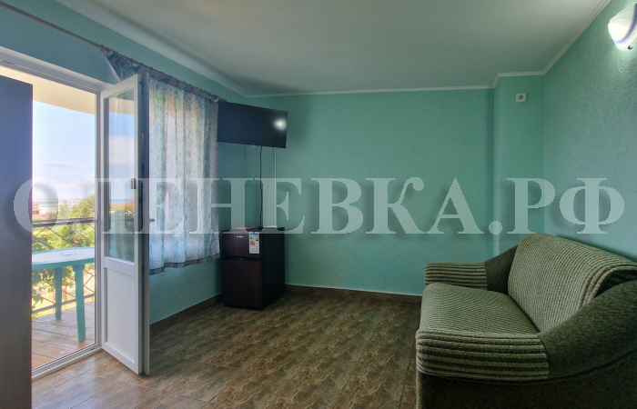 Катран, Оленевка, ул.Морская, д.18