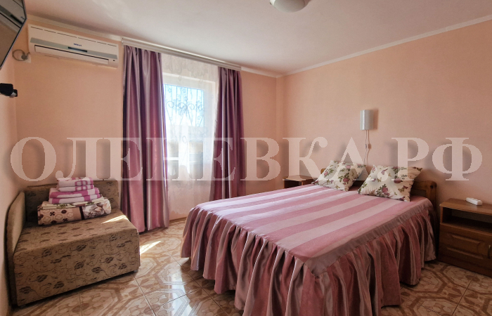 Тарханкутский дворик, Оленевка, ул.Комсомольская, 