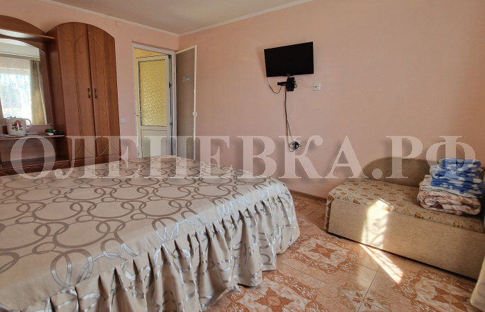 Тарханкутский дворик, Оленевка, ул.Комсомольская, 